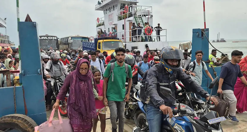 দৌলতদিয়ায় যাত্রী ও যানবাহনের চাপ বাড়লেও নেই ভোগান্তি