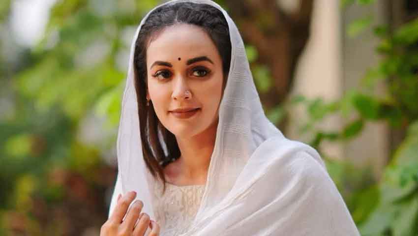 গ্ল্যামার ছেড়ে বোরকা-হিজাব, হঠাৎ কেন পরিবর্তন অহনার