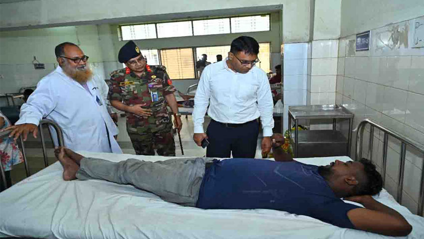 টাঙ্গাইলে সড়ক দুর্ঘটনায় আহতদের চিকিৎসায় সহায়তা দেবে সরকার