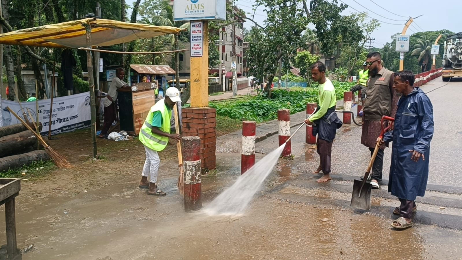কোরবানির বর্জ্য ৮ ঘণ্টায় সরাতে কাজ করছে অতিরিক্ত শ্রমিক