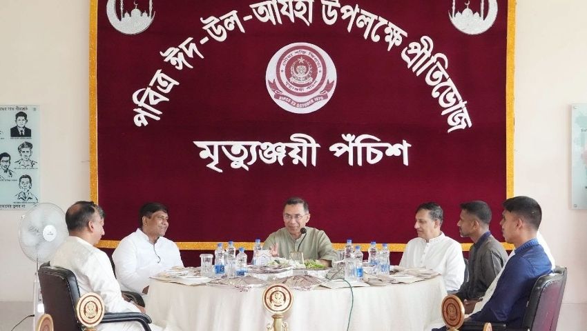 ঈদে সেনাসদস্যদের সঙ্গে প্রীতিভোজে প্রধানমন্ত্রী