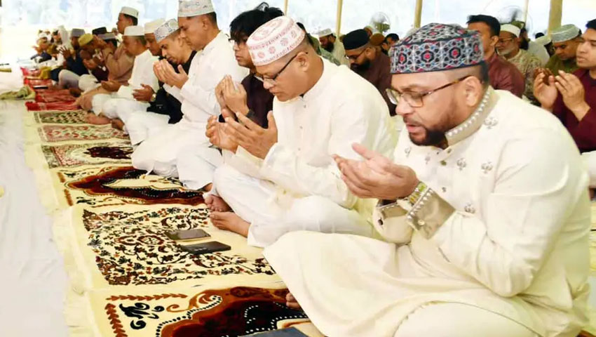 রাজারবাগে ঈদের নামাজ আদায় করলেন আইজিপি