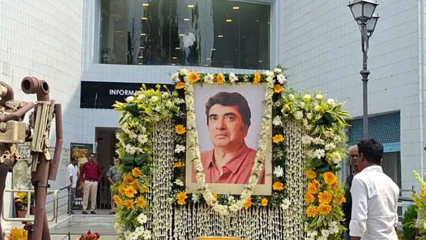 নির্মাতা অনীক দত্তকে শেষ শ্রদ্ধা