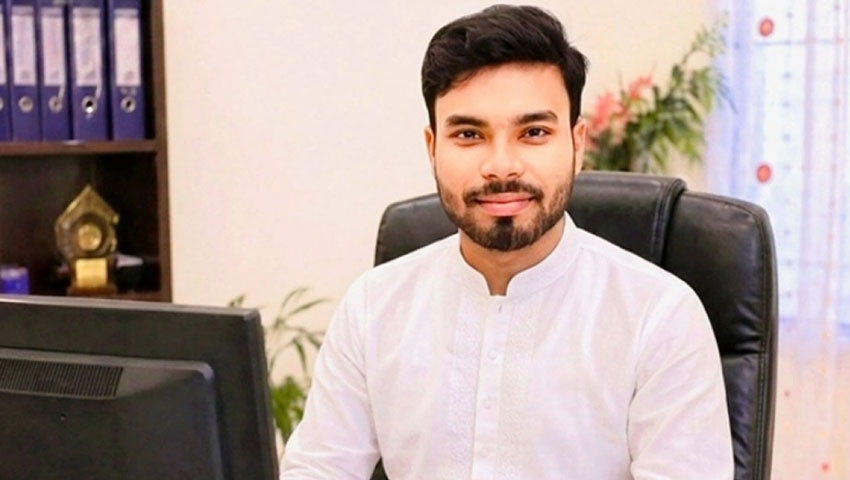 ছাত্রী ও শিক্ষিকাদের উত্ত্যক্ত করার অভিযোগে এনসিপি নেতাকে জুতাপেটা 