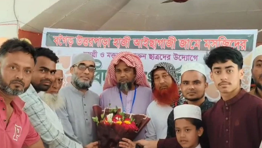 ৪০ বছর ইমামতি শেষে রাজকীয় বিদায়
