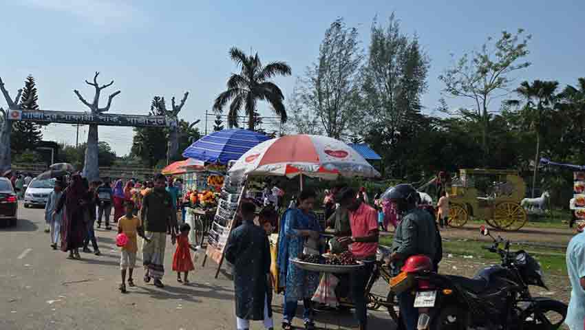 ঈদের তৃতীয় দিনেও সাফারি পার্কে দর্শনার্থীদের উপচে পড়া ভিড়