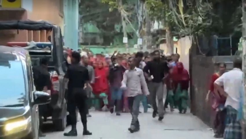 সাংবাদিকদের ওপর আদ-দ্বীন হাসপাতালের পরিচ্ছন্নতাকর্মীদের হামলা