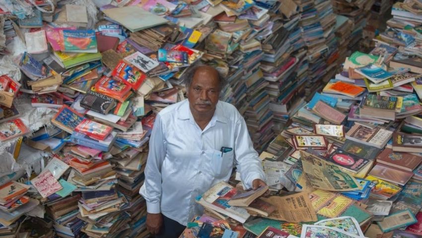 বাড়ি বিক্রি করে লাইব্রেরি বানিয়ে বাস কন্ডাক্টর পেলেন ‘পদ্মশ্রী’