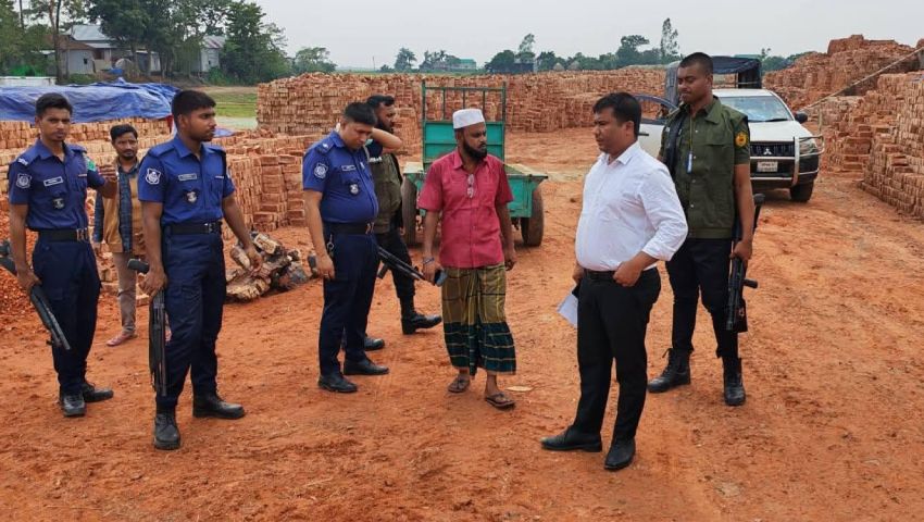 হ‌বিগ‌ঞ্জে দুই ইটভাটাকে ৬ লাখ টাকা জরিমানা
