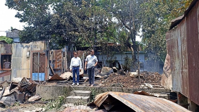 চট্টগ্রামে আগুনে ৫ বসতঘর পুড়ে ছাই