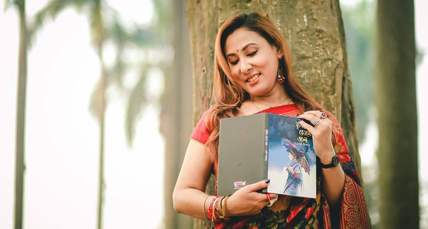 ৫টি কাব্যগ্রন্থ ও ১টি গল্পের বই প্রকাশিত হয়েছে এ্যানির।