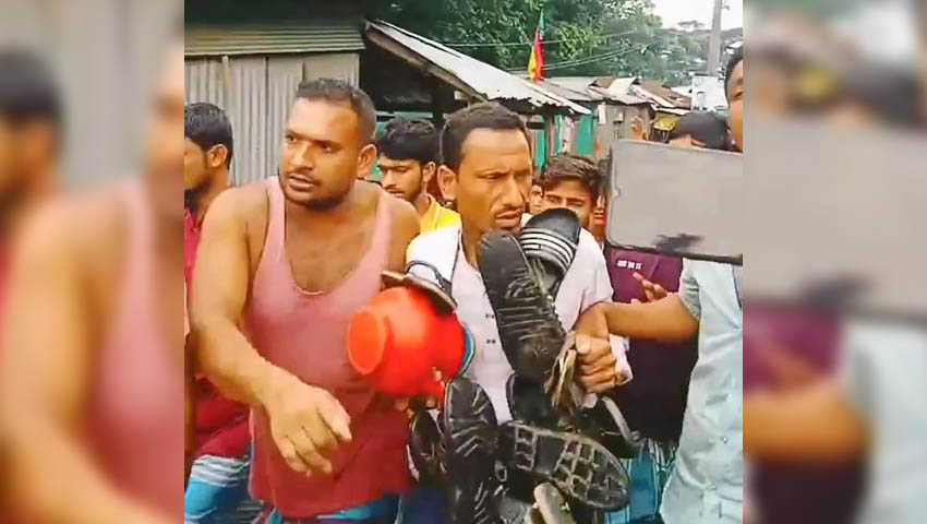 শিশু ধর্ষণচেষ্টার অভিযোগে শিক্ষককে জুতার মালা