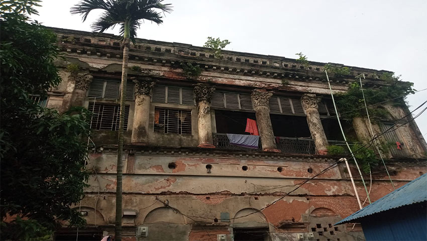 জমিদার নলিনী মোহন সাহার প্রপৌত্রের বাড়ি।