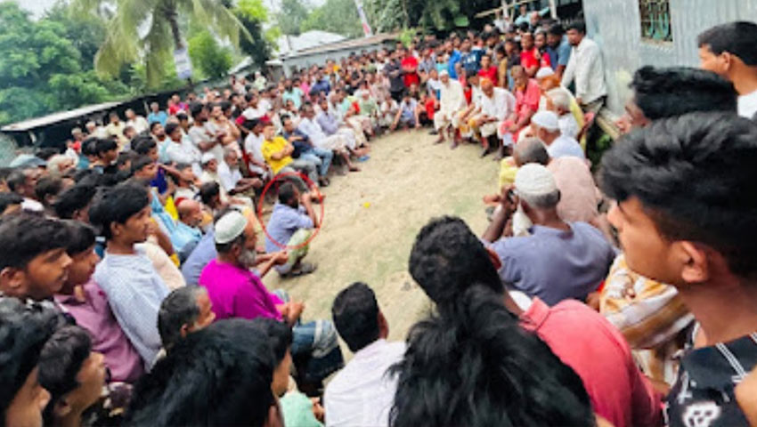 পাবনায় জুতাপেটার ঘটনায় ইউপি চেয়ারম্যানসহ ১২ জনের বিরুদ্ধে মামলা