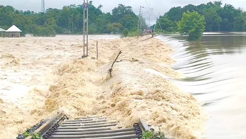 আসামের ভয়াবহ বন্যায় ১০ জনের মৃত্যু, আক্রান্ত ৩ লাখ ৬২ হাজারের অধিক