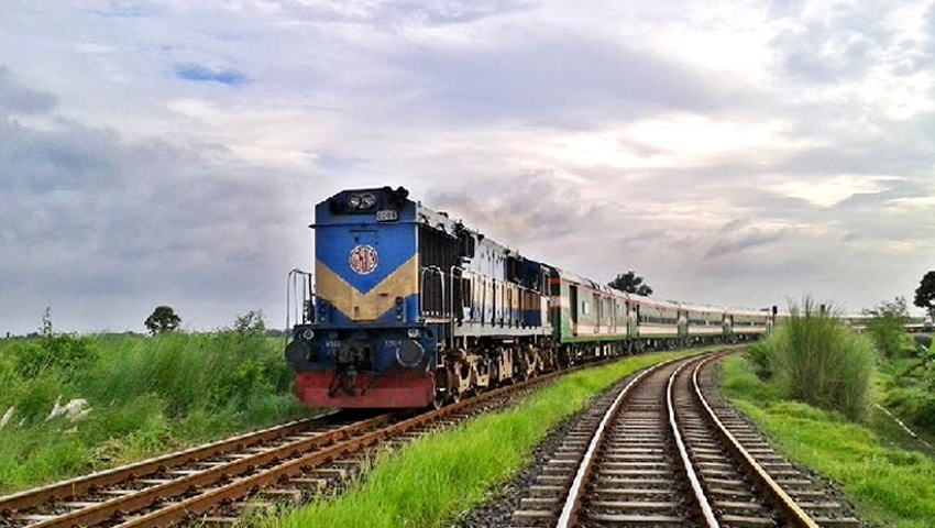 সরকারি লাইনে চলবে বেসরকারি ট্রেন
