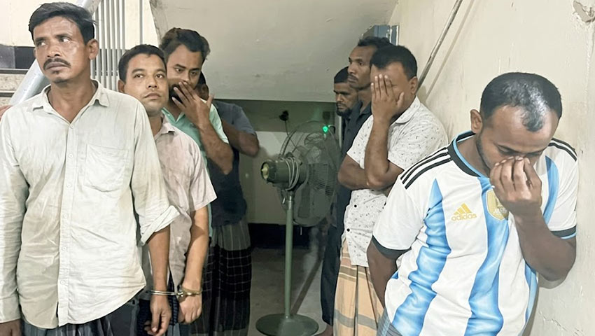 সীতাকুণ্ডে জুয়ার আসর থেকে গ্রেফতার ৯ 