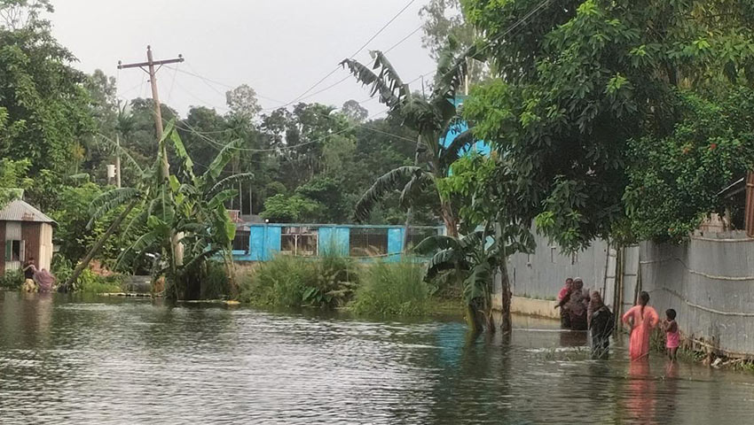 উলিপুরে দশদিন ধরে পানিবন্দি ৫০ পরিবার