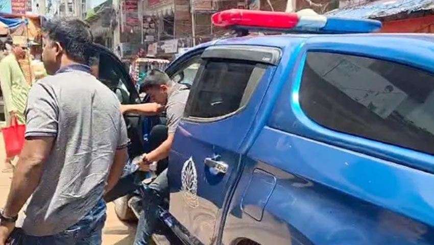 জিম্মি উদ্ধারে গিয়ে সন্ত্রাসীদের গুলির মুখে পুলিশ