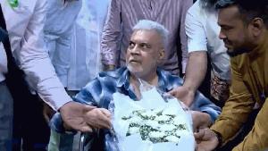 দেশে ফিরে ভক্তদের উদ্দেশে যা বললেন ইলিয়াস কাঞ্চন