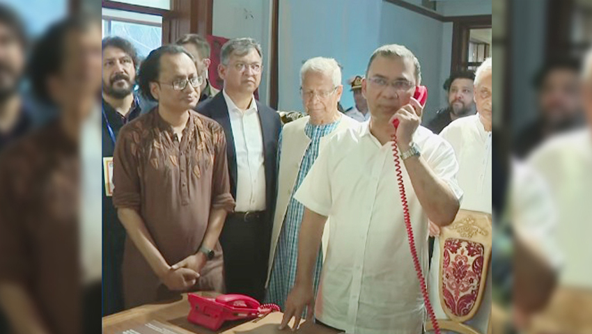 লাল টেলিফোনে শেখ হাসিনার কল রেকর্ড শুনলেন প্রধানমন্ত্রী