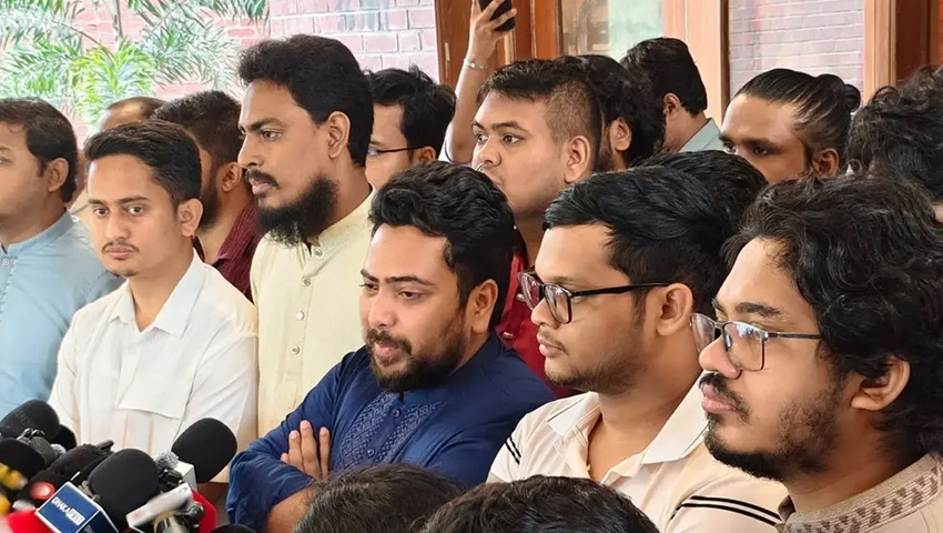 ‘ভারতকে ভয় পেয়েই কি ফেলানী ও মোদিবিরোধী আন্দোলনের ছবি সরাল বিএনপি?’