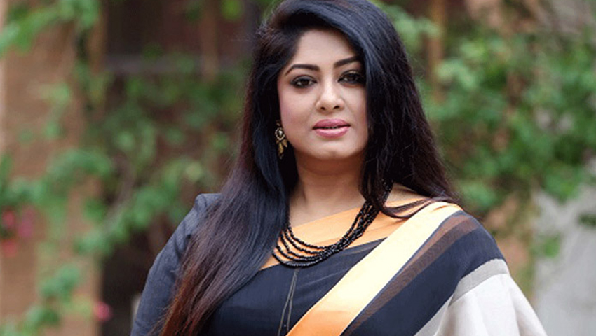 নতুন সিনেমায় মৌসুমী