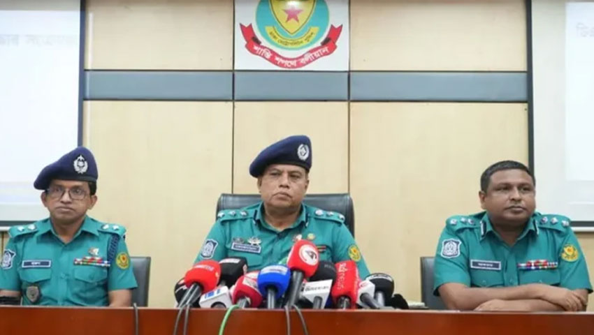 ককটেল তৈরির সরঞ্জামসহ ৯ হাজার মুখোশ উদ্ধার, গ্রেফতার ১