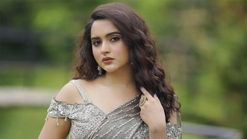 কেয়া পায়েলের নতুন যাত্রা