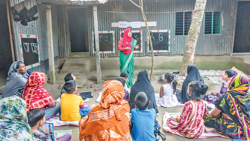 শিশুদের পাশাপাশি মায়েদেরও সচেতন করা প্রয়োজন বলে মনে করেন শারমিন। ছবি : সৌজন্য