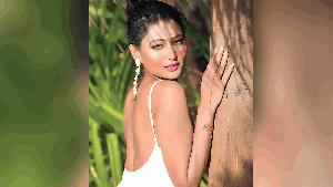 সিনেমা ছাড়লেন অধরা খান