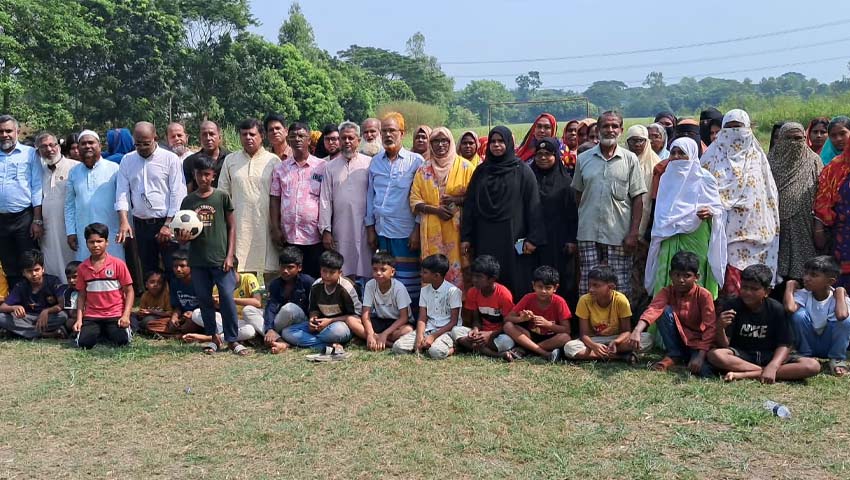 শিশুদের খেলার মাঠ রক্ষার দাবি গ্রামবাসীর