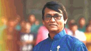 ৫০ বছরের পথচলা নিয়ে লিখছেন বই