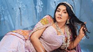প্রেক্ষাগৃহে নওশাবার ‘চিরকুট’ 