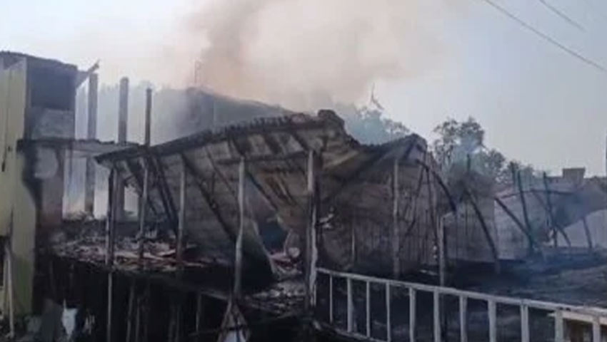 কক্সবাজারে অগ্নিকাণ্ডে জবি শিক্ষার্থীর পরিবারের ৭ জনের মৃত্যু