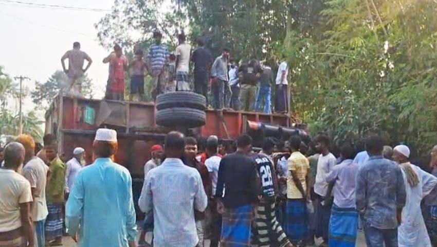রৌমারীতে ট্রাকচাপায় নিহত ৫: চারজনই একই পরিবারের