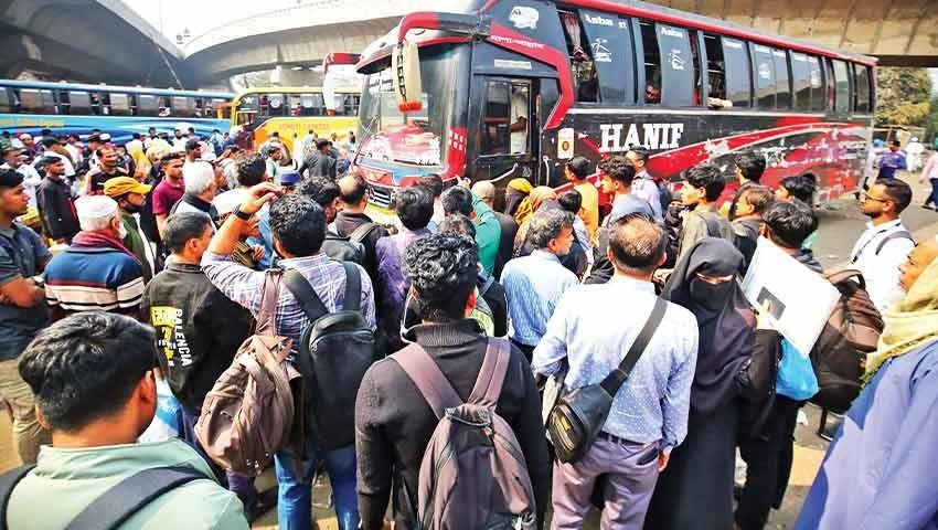 দুর্গাপূজার ছুটিতে ফাঁকা হচ্ছে ঢাকা