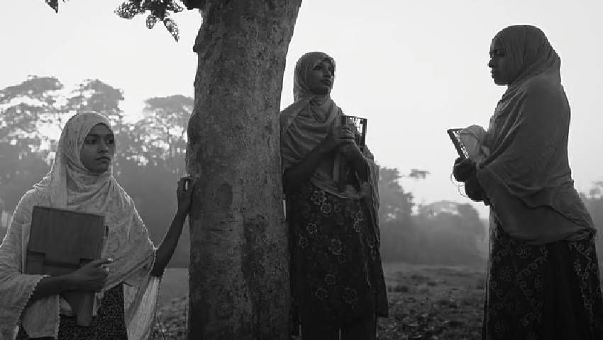 দুটি আন্তর্জাতিক উৎসবে ‘সাঁকোটা দুলছে’
