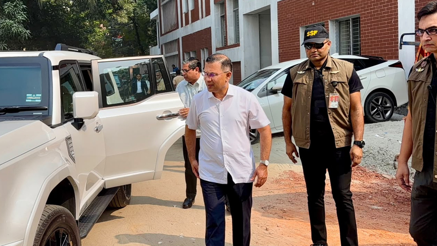 ডেঙ্গু পরিস্থিতি দেখতে হাসপাতাল ও শিক্ষাপ্রতিষ্ঠান পরিদর্শনে প্রধানমন্ত্রী