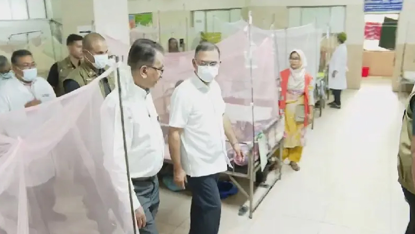 হাসপাতালে নিজ কক্ষে চিকিৎসকের ধূমপান, তাৎক্ষণিক বরখাস্তের নির্দেশ প্রধানমন্ত্রীর