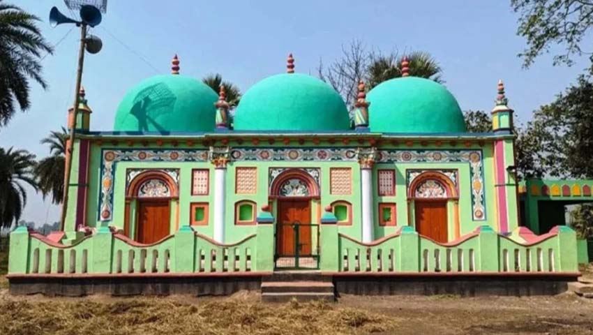 ভদ্রাবতী নদীর পাড়ে দাঁড়িয়ে আছে ইতিহাসের ছোঁয়া, তিন গম্বুজের মসজিদ