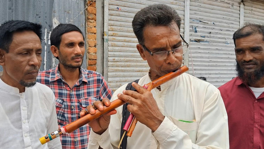 বাঁশির সুরে ৪৮ বছর ধরে বেঁচে আছে লোকজ ঐতিহ্য