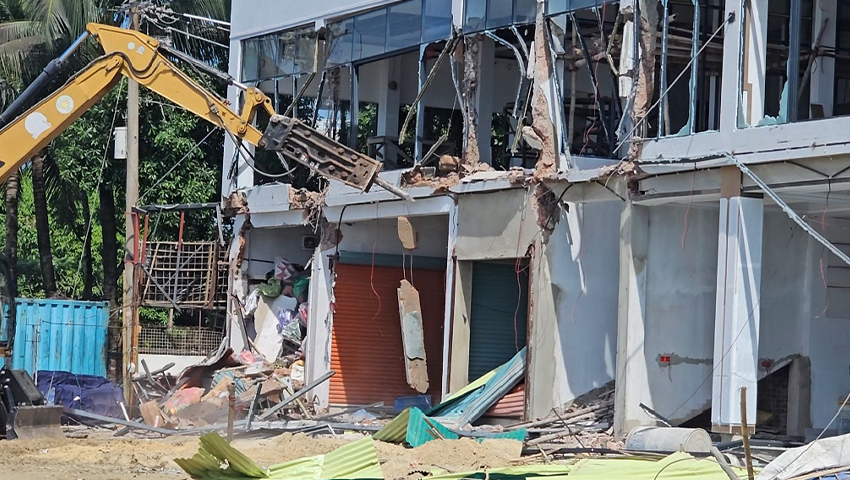 উখিয়ার ইনানীতে শতাধিক অবৈধ হোটেল-রিসোর্ট, একটি ভবনে ‘রহস্যময়’ ভাঙচুর!
