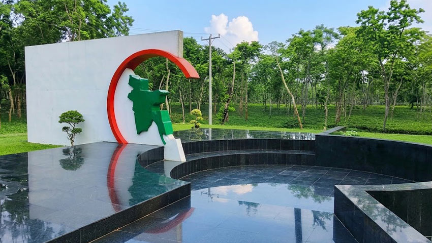 বীরশ্রেষ্ঠ হামিদুর রহমান স্মৃতিসৌধ। ছবি : সময়ের আলো